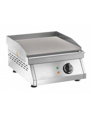 Electric fry top with smooth stainless steel top